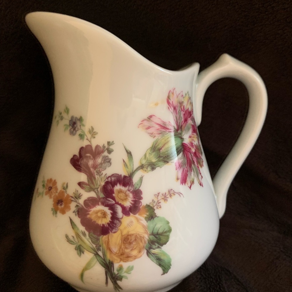 BERNARDAUD & Co. Du Barry porcelain floral 4.5” Vintage milk pitcher lovely cond